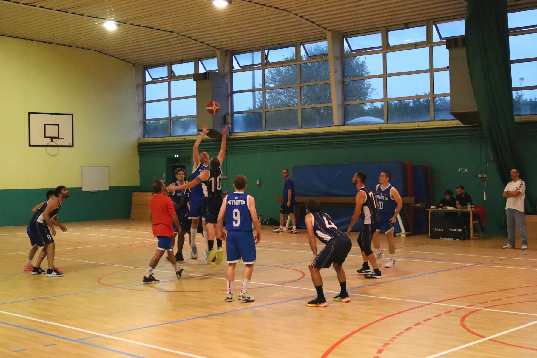 Photo 10 de l'album DM1 et DM2 - Amical contre Puymoyen