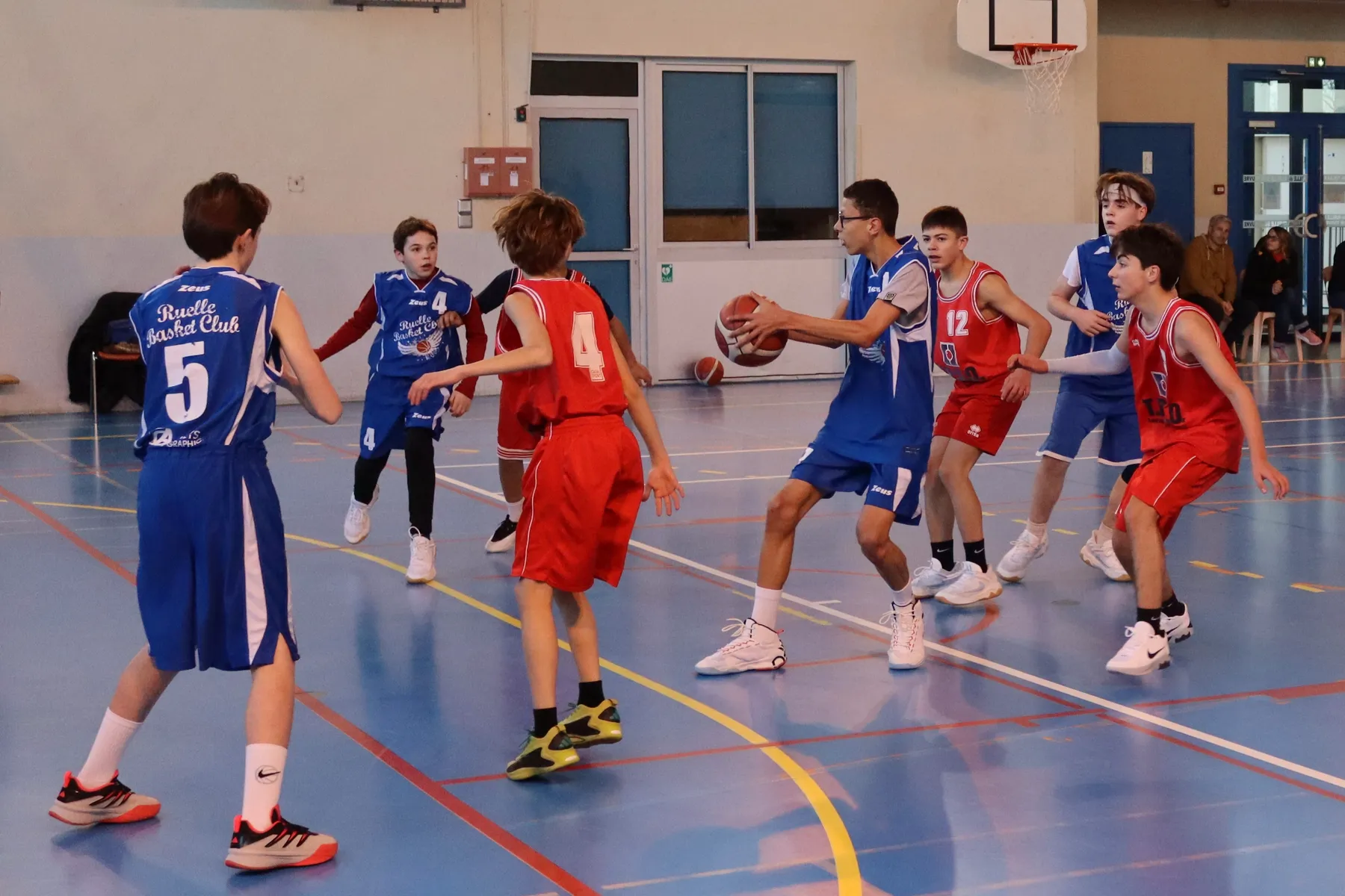 Photo 5 de l'album U15 face à Saint-Sornin